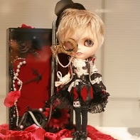 The Queen of Heart's Tea Time Blythe doll.