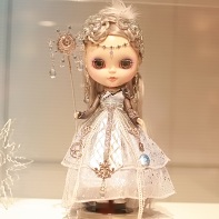 The Blythe doll designed by FREDDY TAN (Dollz Inc Pte Ltd).