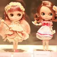 The Blythe dolls designed by LeLe Junie Moon (left) and Saki Yamashita (right).