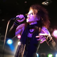 Zwecklos' vocalist Ageha singing at the Artism Festa 2010.