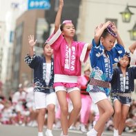 A group of young girls dancing at the Kōenji Awa Odori.