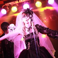 Marie of Remnant singing at the Live Inn Rosa.
