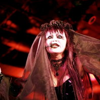 Zwecklos vocalist Ageha at the Club Theatic Show 22.